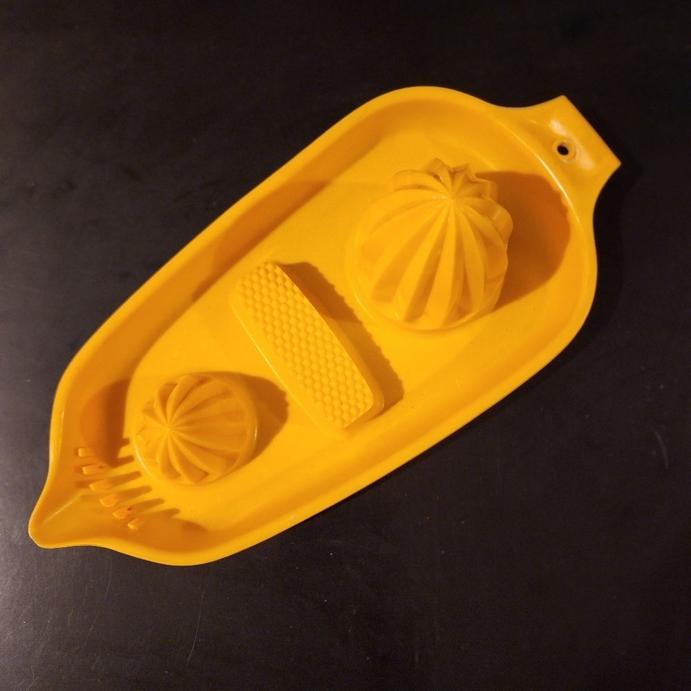 1970 Hutzler Juicer - Picture 1 of 3